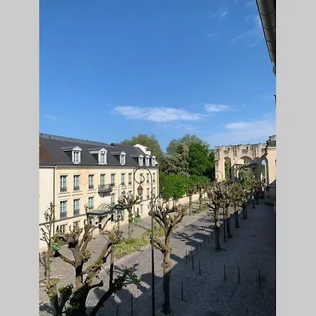 De Standing Au Pied Du Chateau De شقة شانتييّي